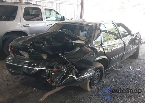 2004 Ford Crown Victoria Lx z USA, uszkodzony, nr VIN 2FAHP74WX4X157182